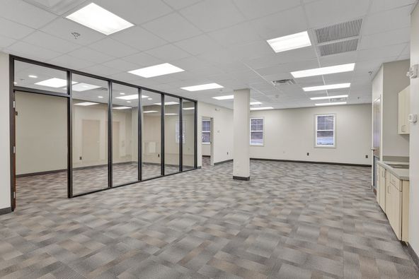 Cross Park Center: 9123 - 9131 Cross Park Drive, Knoxville, TN 37923